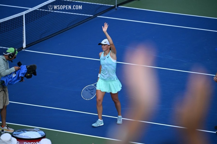 暴露无遗 暴露无遗