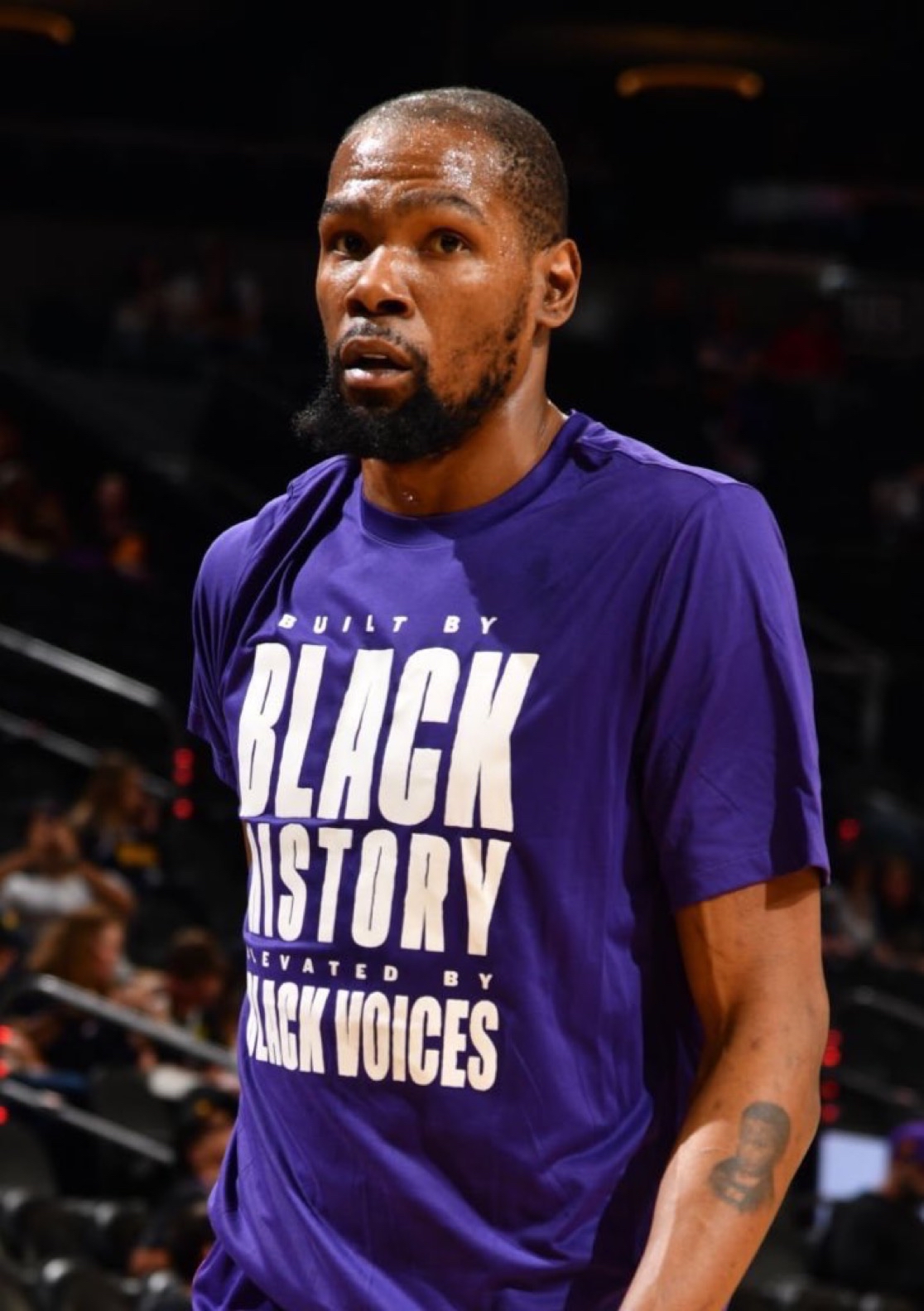 出身自一个 出身自一个