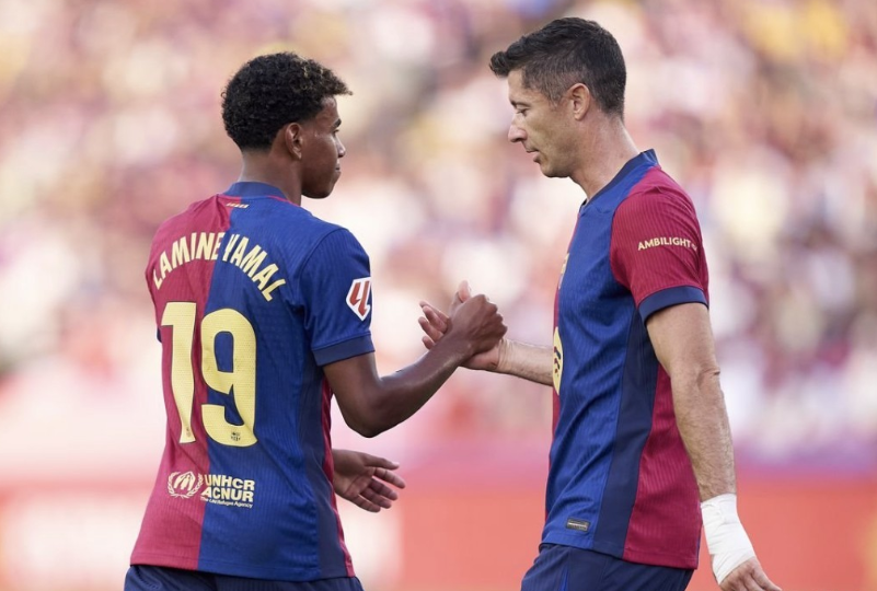 更是她吸引 更是她吸引